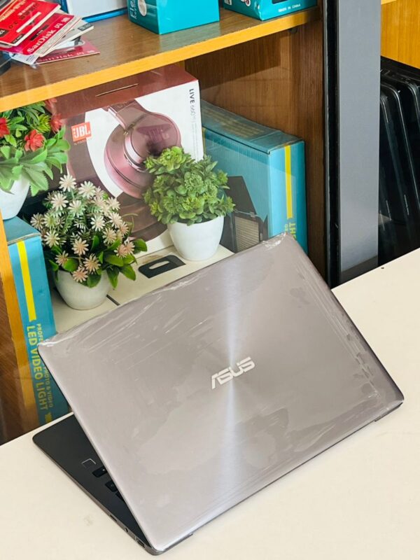 PC ASUStek UX331UA