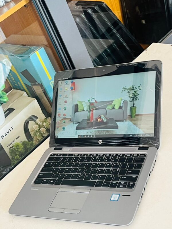 PC HP EliteBook 820 G4